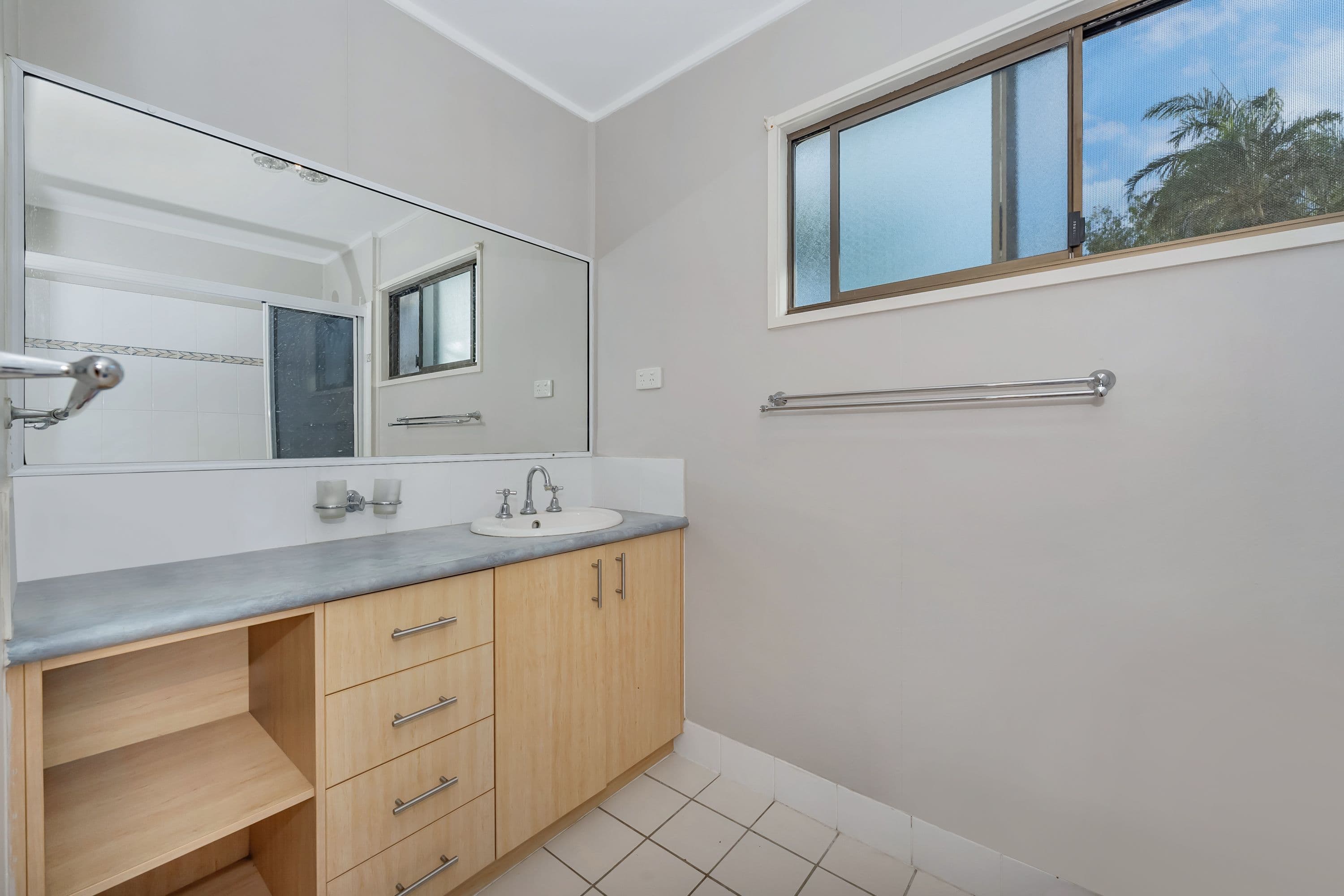 10 Canterbury Road, Kirwan QLD 4817, Kirwan - Thumbnail 7