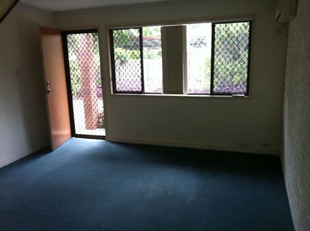 19 Clifton Street, Booval QLD 4304, Booval - Thumbnail 3