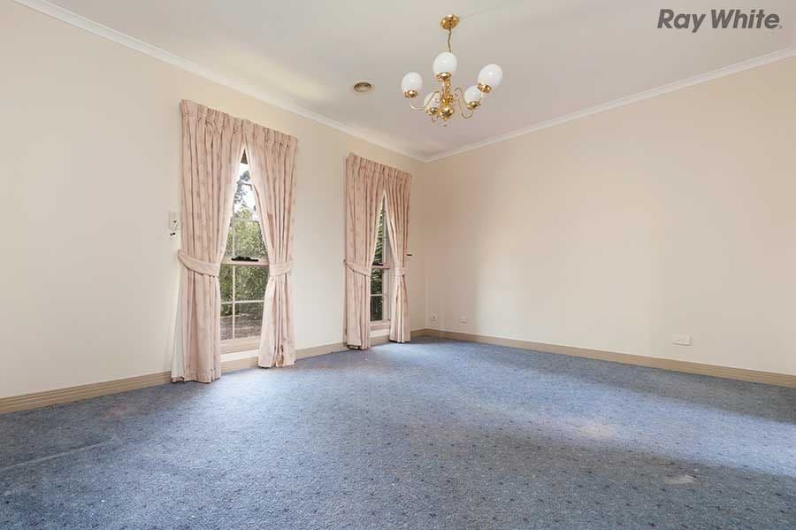 6 Northampton Crescent, Caroline Springs VIC 3023, Caroline Springs - Thumbnail 2
