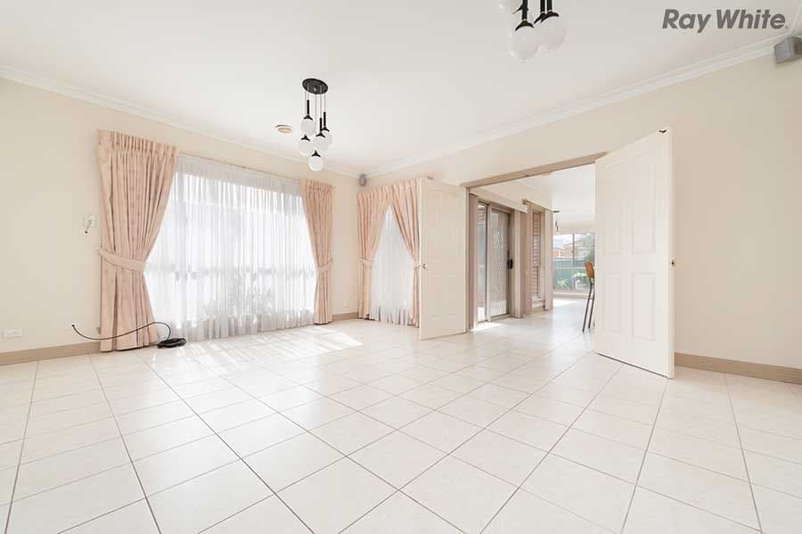 6 Northampton Crescent, Caroline Springs VIC 3023, Caroline Springs - Thumbnail 5