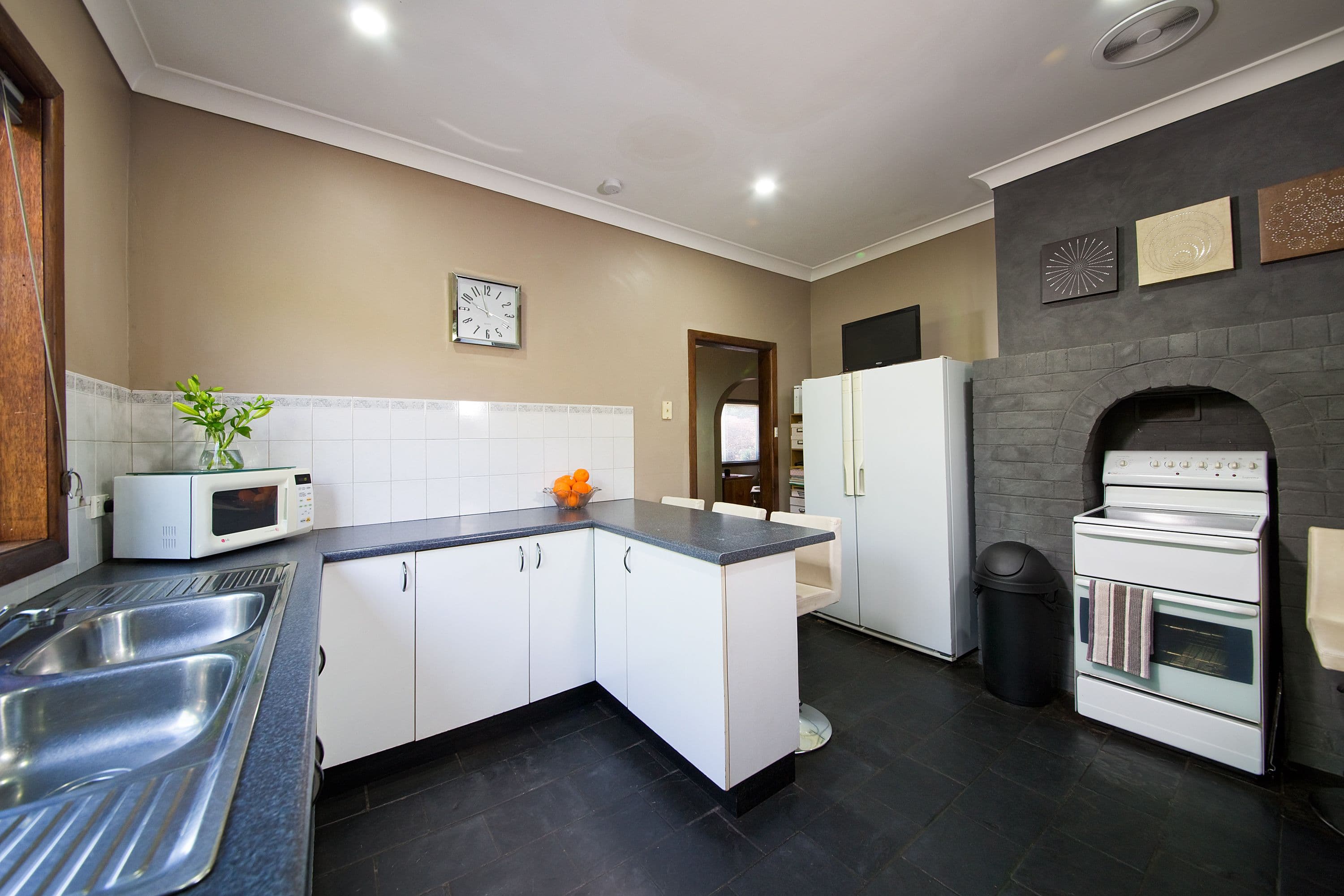 33 Hat Hill Road, Blackheath - Thumbnail 3