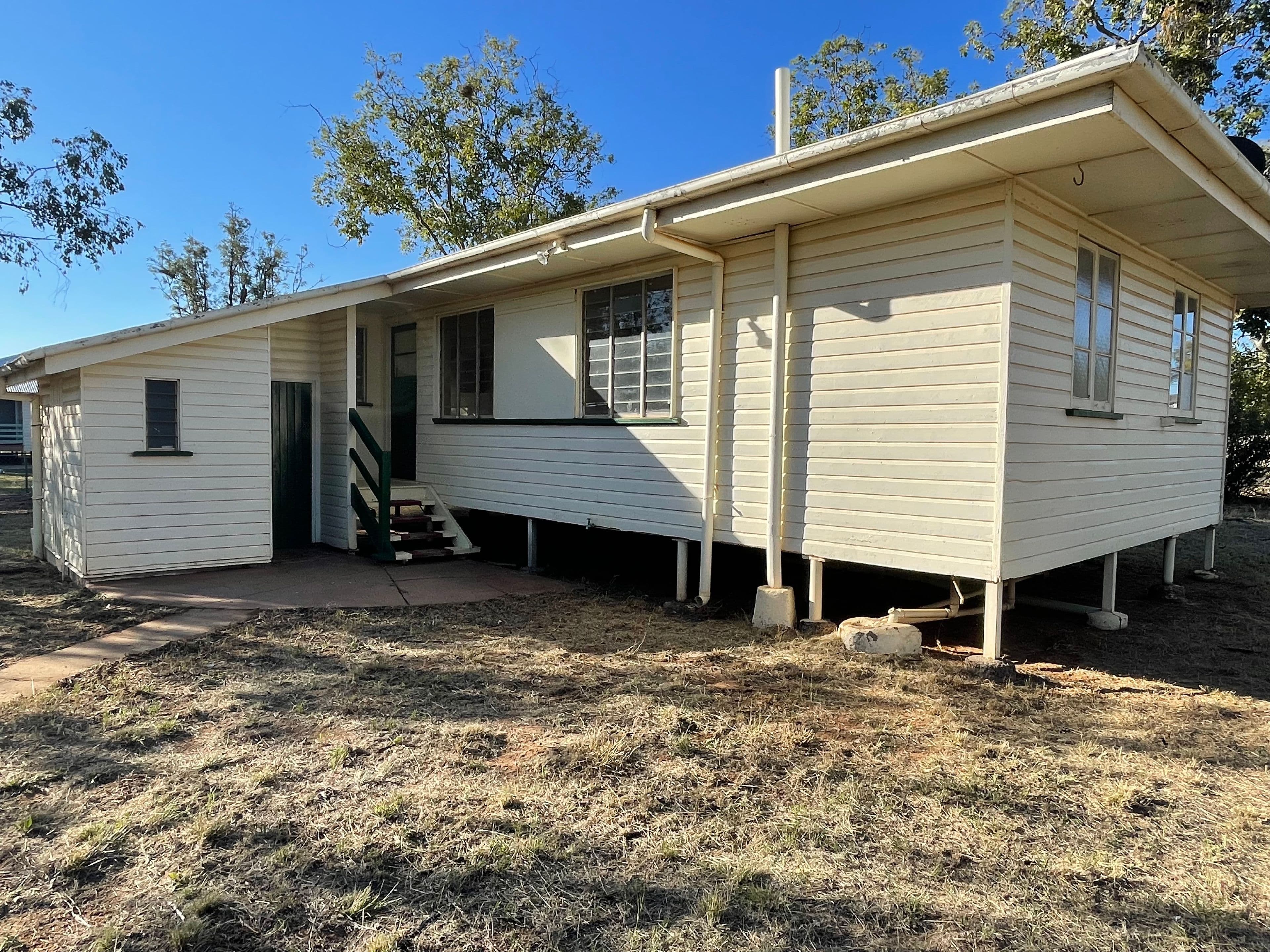14 Grant Street, Charleville QLD 4470, Charleville - Image 1