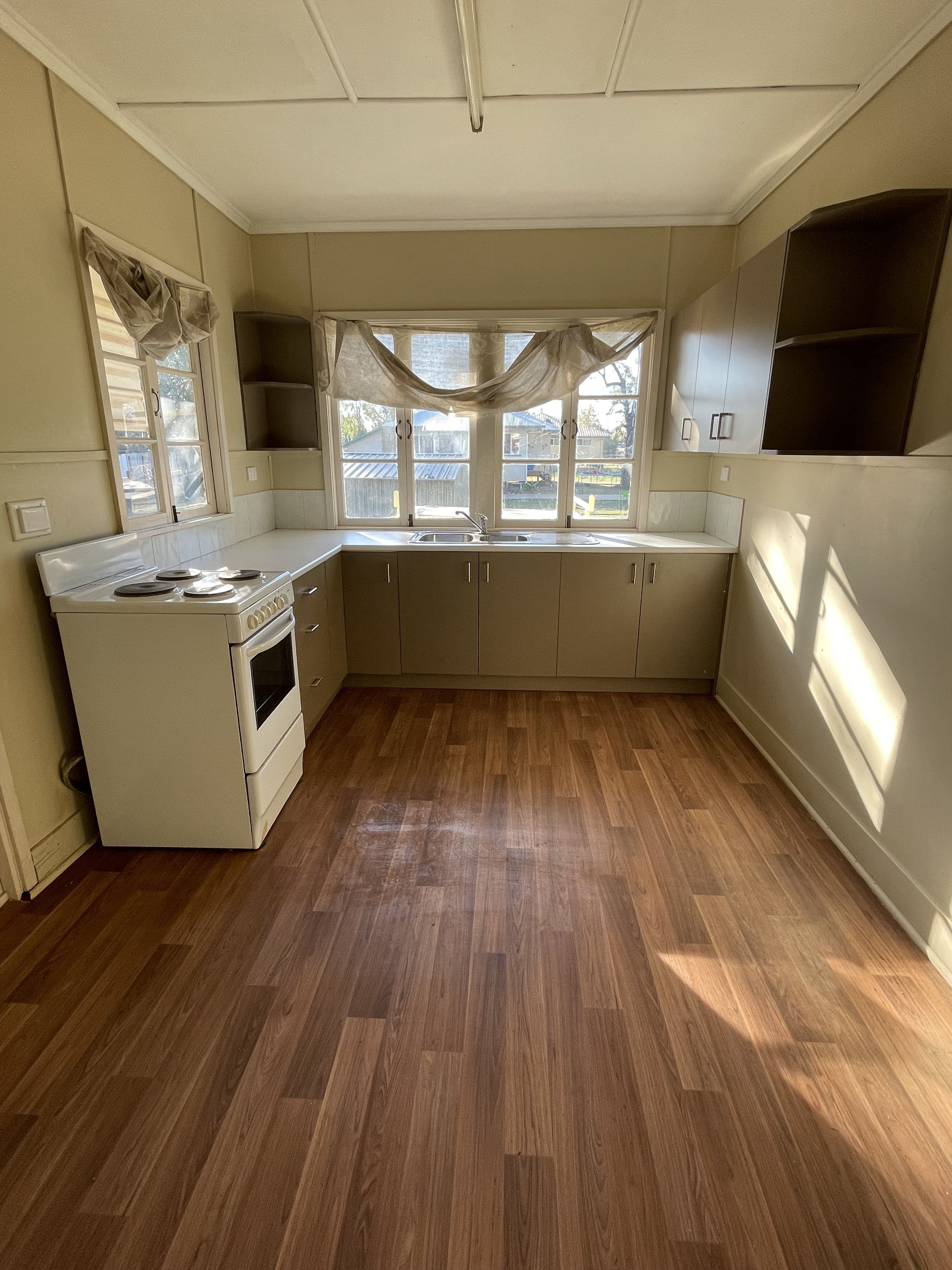 14 Grant Street, Charleville QLD 4470, Charleville - Thumbnail 2