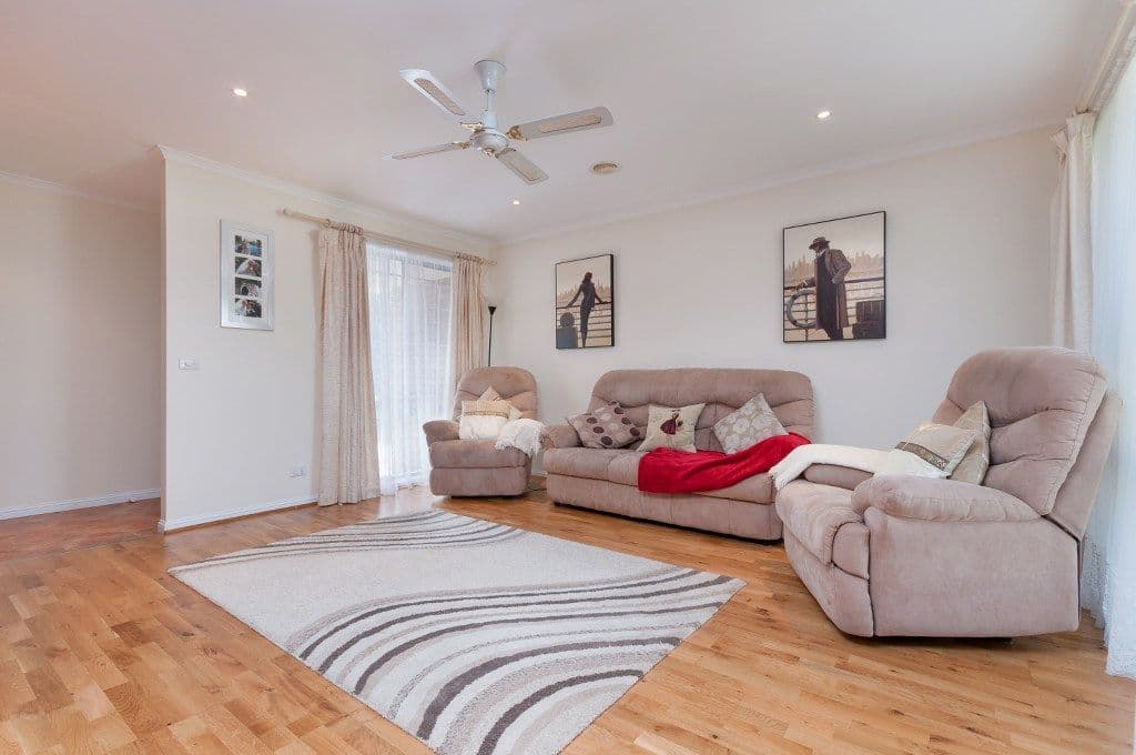 33 Willmott Drive, CRAIGIEBURN VIC 3064, Craigieburn - Thumbnail 4