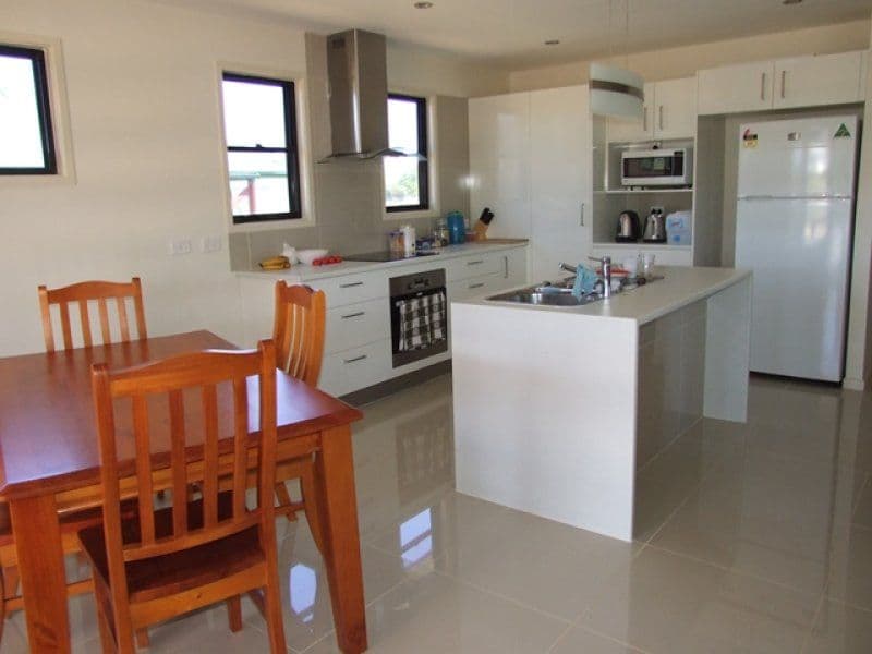 19 Thistle Street, Blackall QLD 4472, Blackall - Thumbnail 2