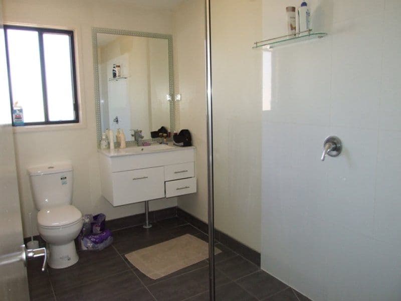 19 Thistle Street, Blackall QLD 4472, Blackall - Thumbnail 4