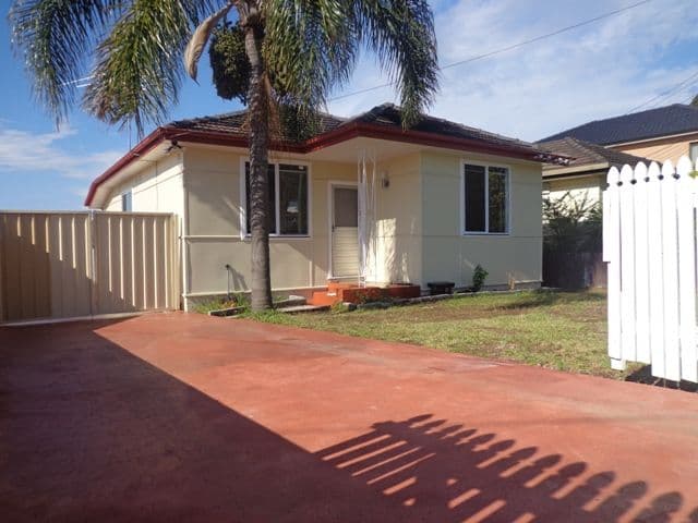15 Rowley Street, SMITHFIELD NSW 2164, Smithfield - Image 1