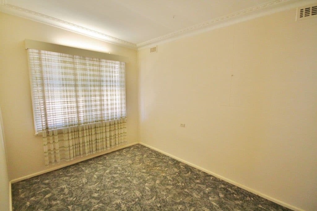 3 Spring Street, Young - Thumbnail 7