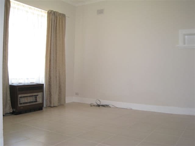586 McGowen Street, BROKEN HILL NSW 2880, Broken Hill - Thumbnail 3