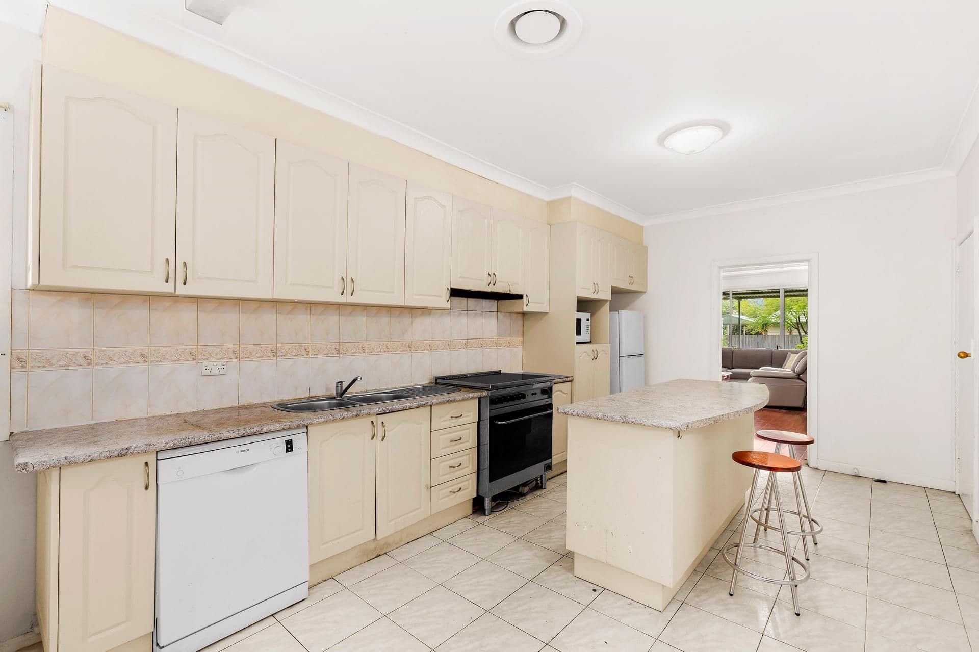 26 Sussex Street, Blackburn North VIC 3130, Blackburn North - Thumbnail 3