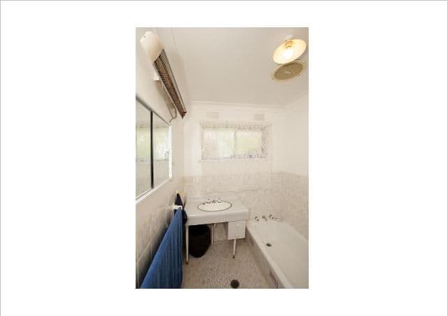 31 Waranga Avenue, MOUNT AUSTIN NSW 2650, Mount Austin - Thumbnail 2