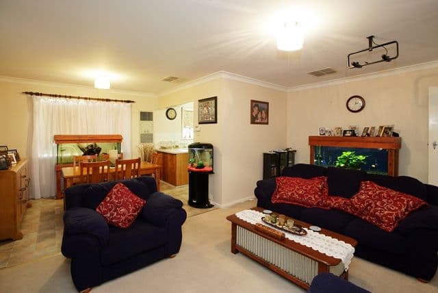 31 Waranga Avenue, MOUNT AUSTIN NSW 2650, Mount Austin - Thumbnail 3