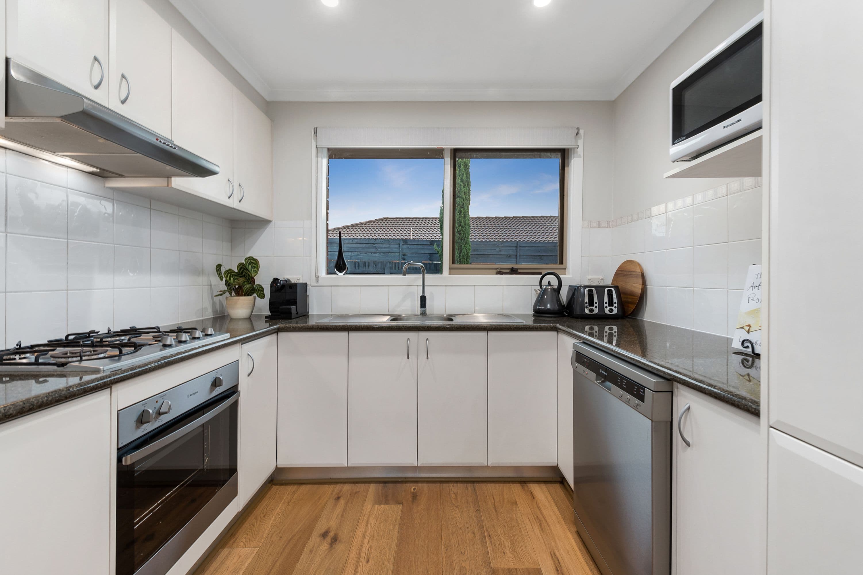 118 Lakesfield Drive, Lysterfield VIC 3156, Lysterfield - Thumbnail 3