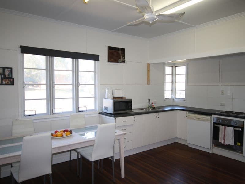 17 Friend Street, Barney Point QLD 4680, Barney Point - Thumbnail 2