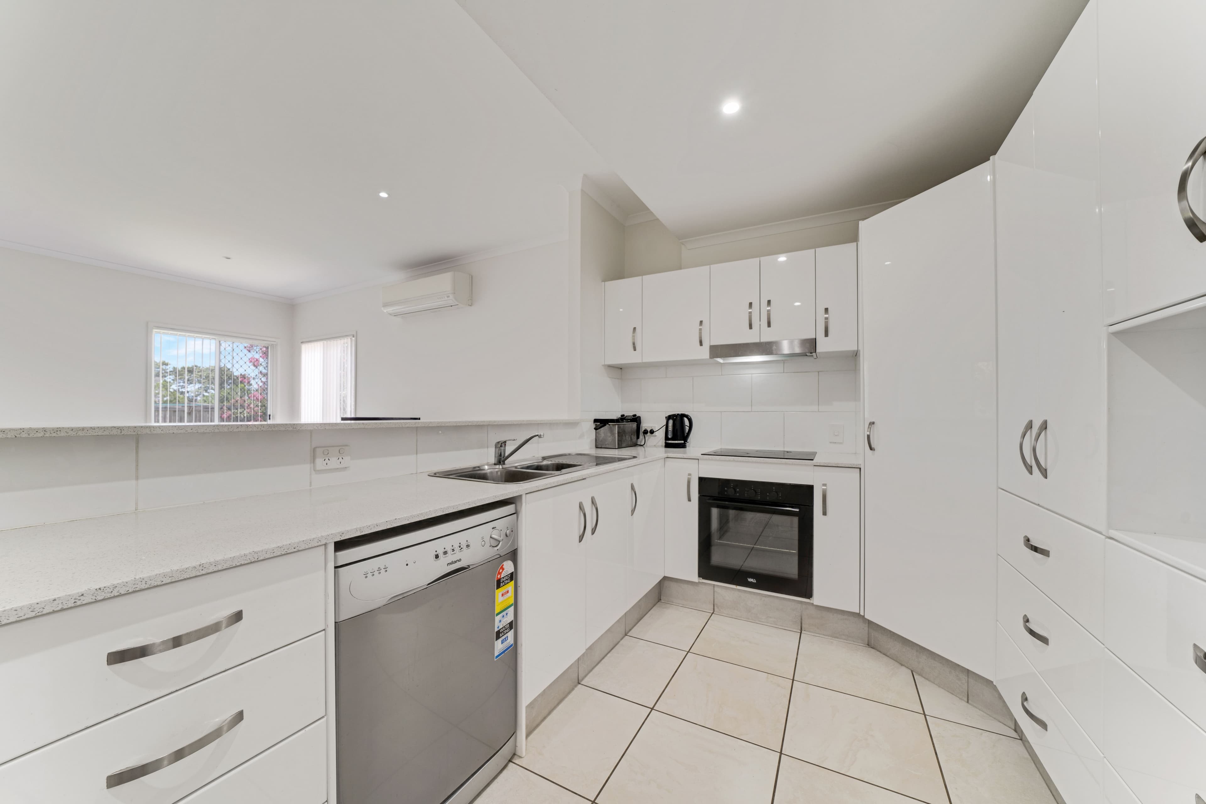 31 Francoise Street, Eagleby QLD 4207, Eagleby - Thumbnail 4