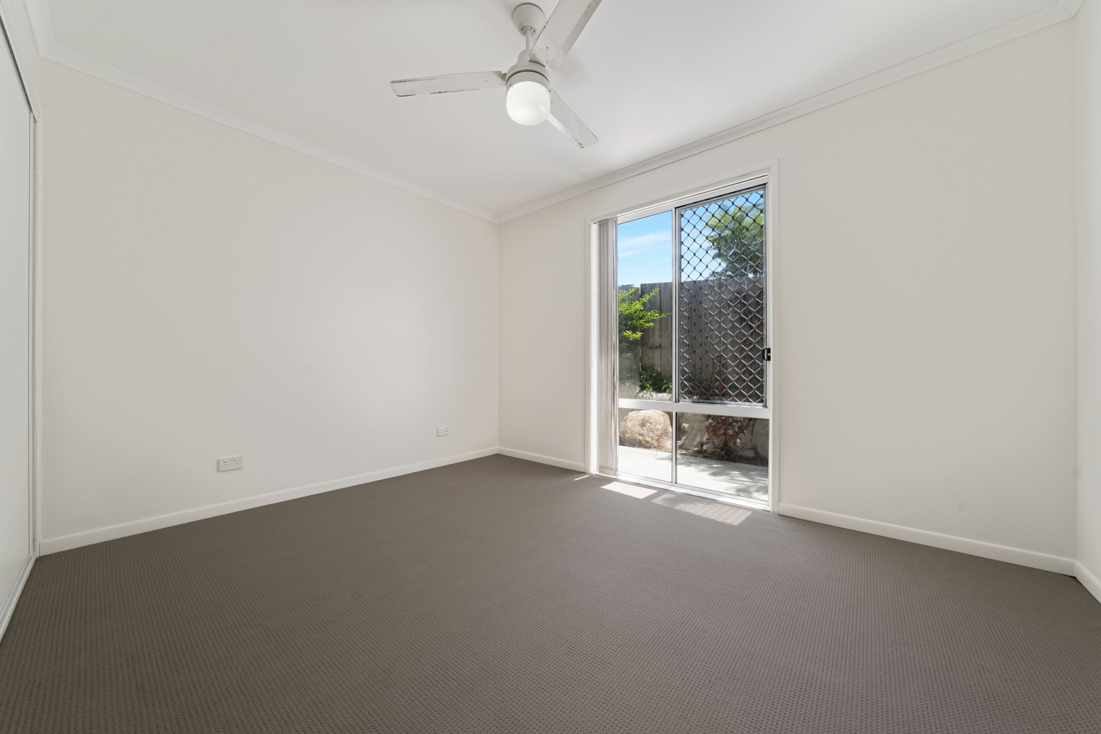 31 Francoise Street, Eagleby QLD 4207, Eagleby - Thumbnail 7