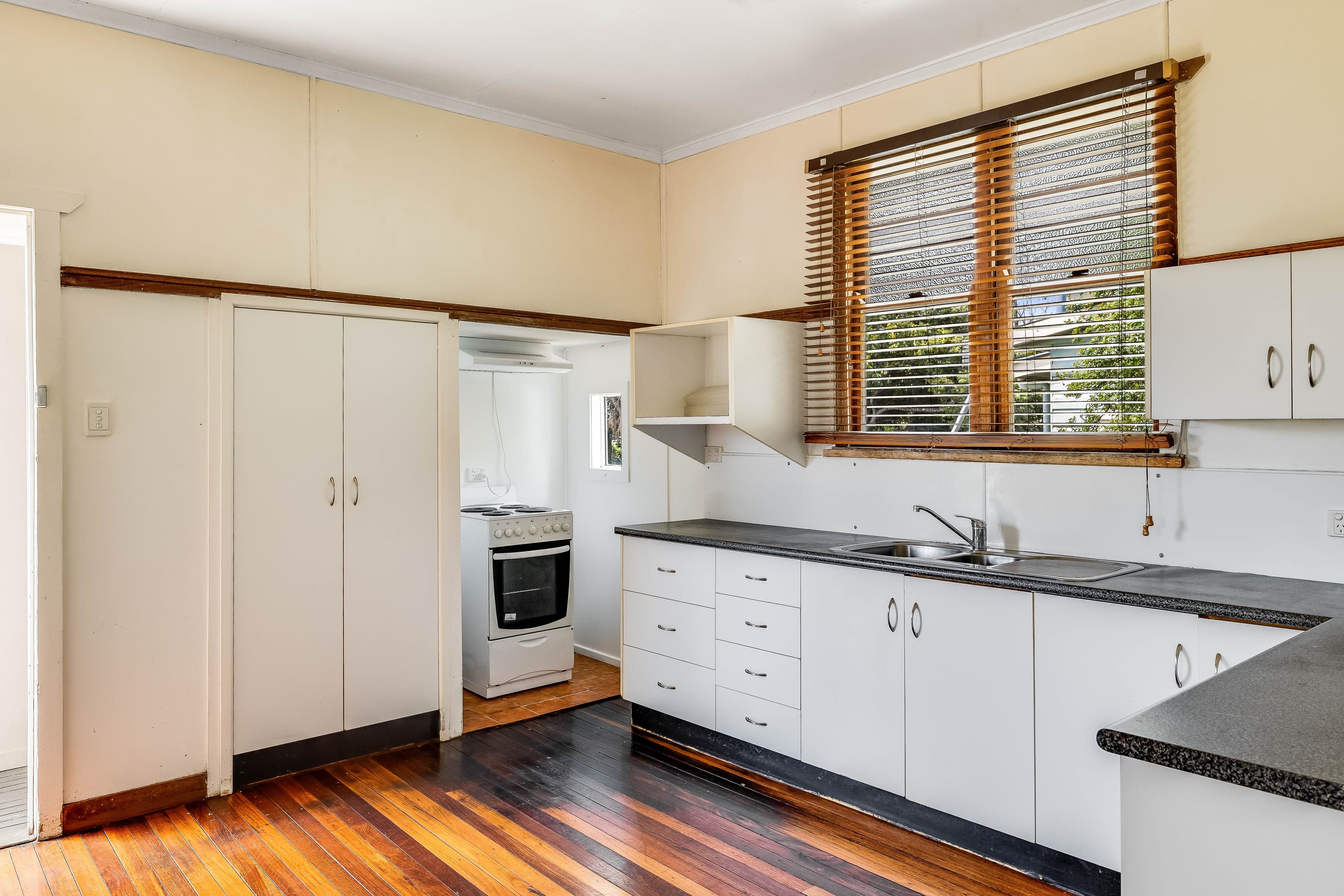 21 Park Street, Wilsonton QLD 4350, Wilsonton - Thumbnail 3