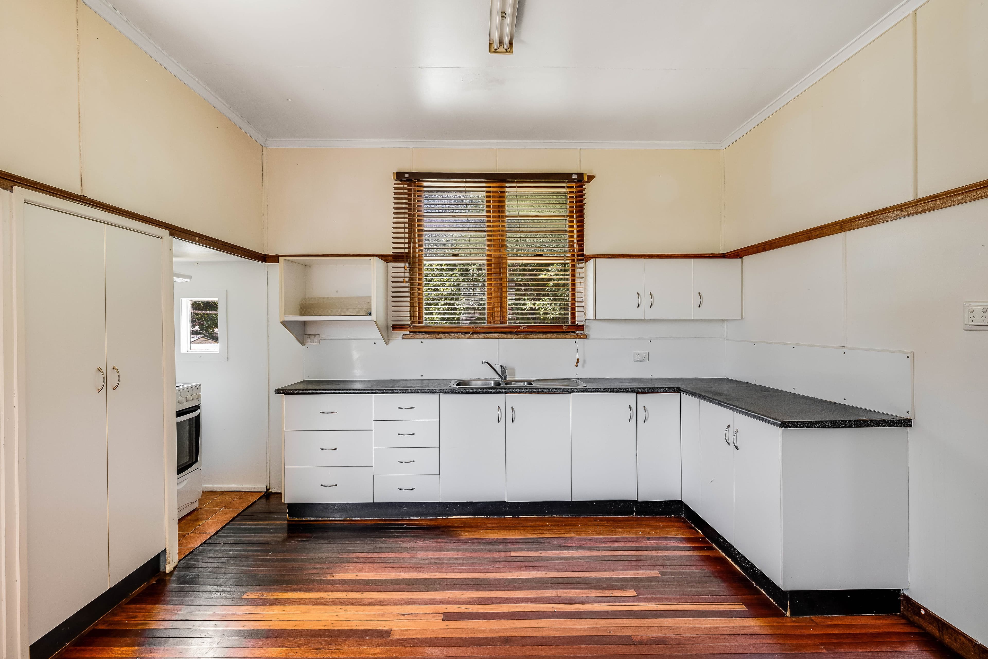 21 Park Street, Wilsonton QLD 4350, Wilsonton - Thumbnail 4