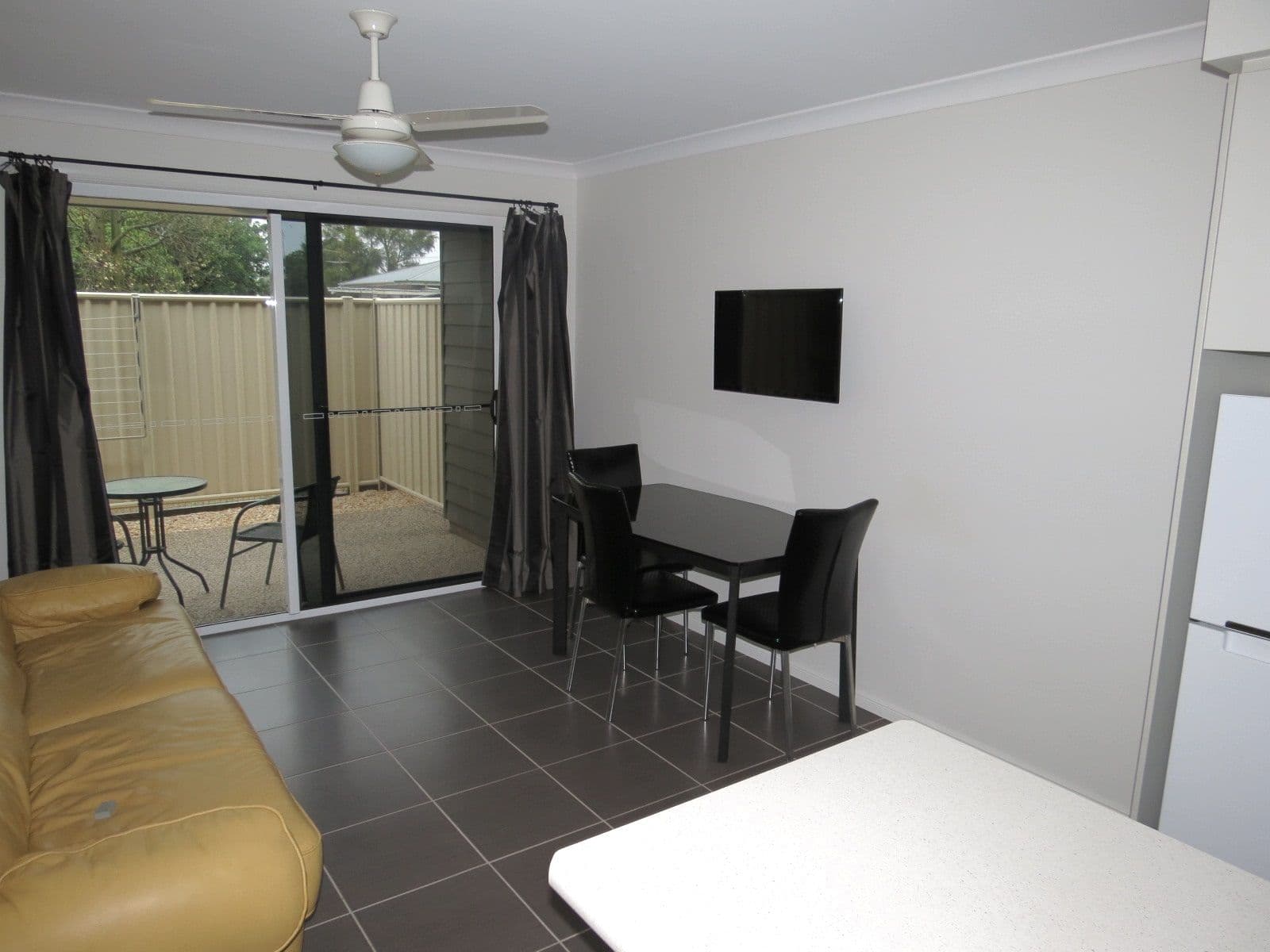 18 Theresa Street, EMERALD QLD 4720, Emerald - Thumbnail 4