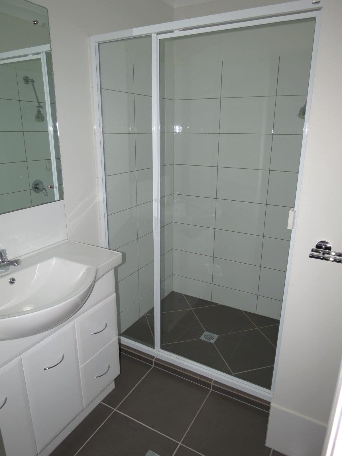 18 Theresa Street, EMERALD QLD 4720, Emerald - Thumbnail 6