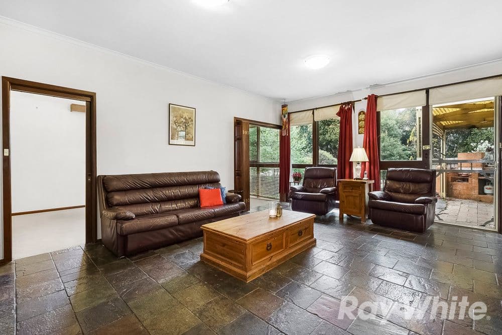 20 Highvale Road, Glen Waverley VIC 3150, Glen Waverley - Thumbnail 2