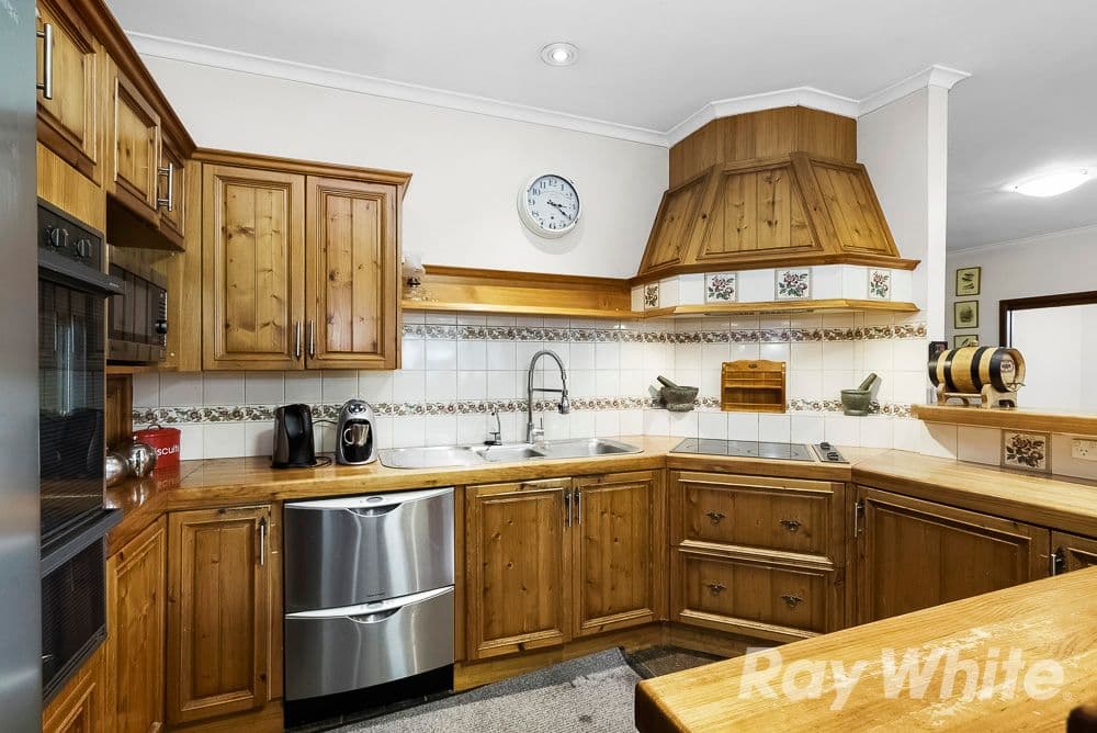 20 Highvale Road, Glen Waverley VIC 3150, Glen Waverley - Thumbnail 3