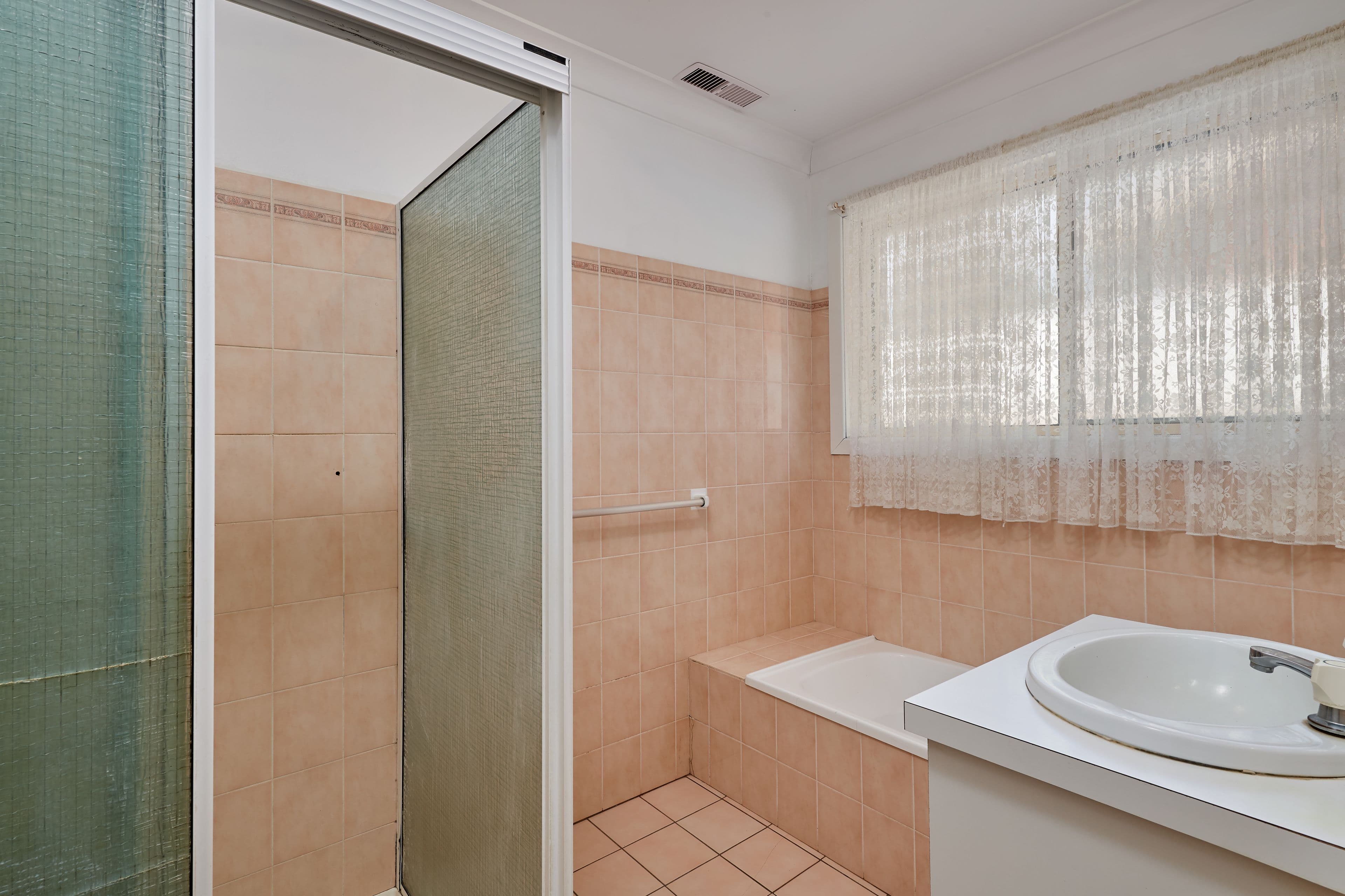 65 Lamilla Street, Glenfield Park - Thumbnail 8