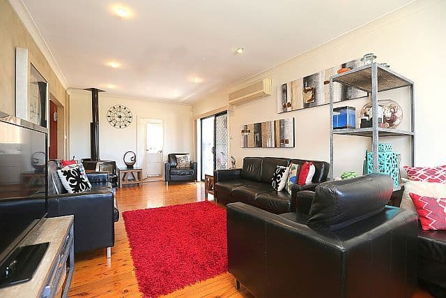 19 Birdwood Road, GEORGES HALL NSW 2198, Georges Hall - Thumbnail 2