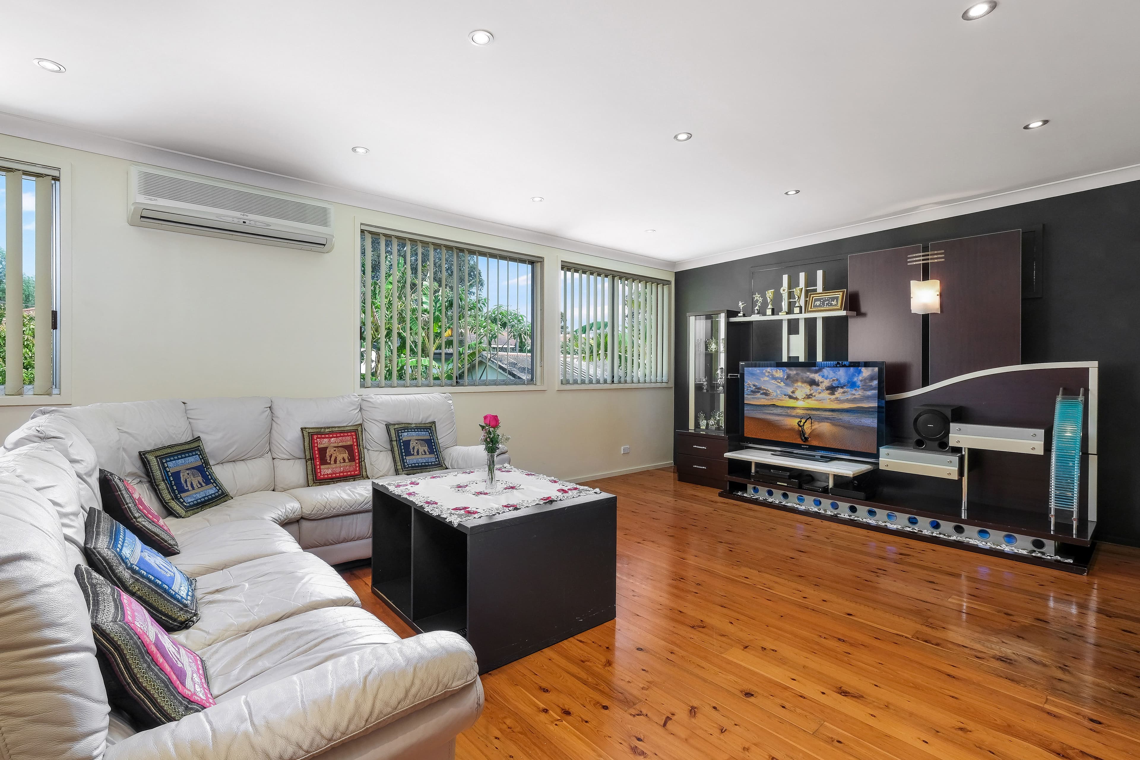 41 Amaroo Avenue, Georges Hall NSW 2198, Georges Hall - Thumbnail 3