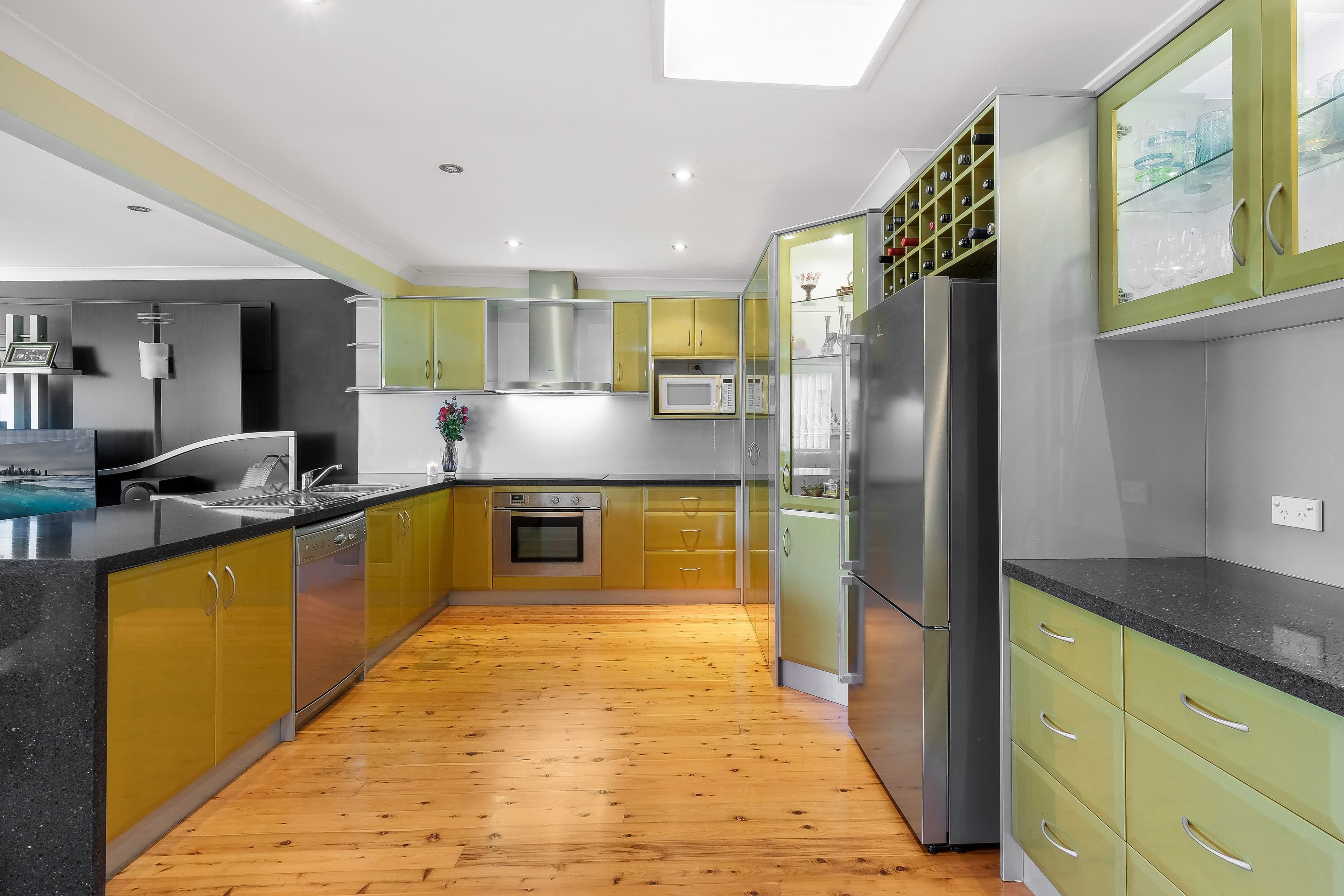 41 Amaroo Avenue, Georges Hall NSW 2198, Georges Hall - Thumbnail 4
