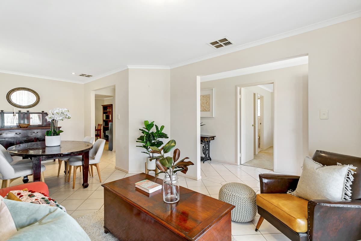 4 Poole Avenue, Hampstead Gardens SA 5086, Hampstead Gardens - Thumbnail 2