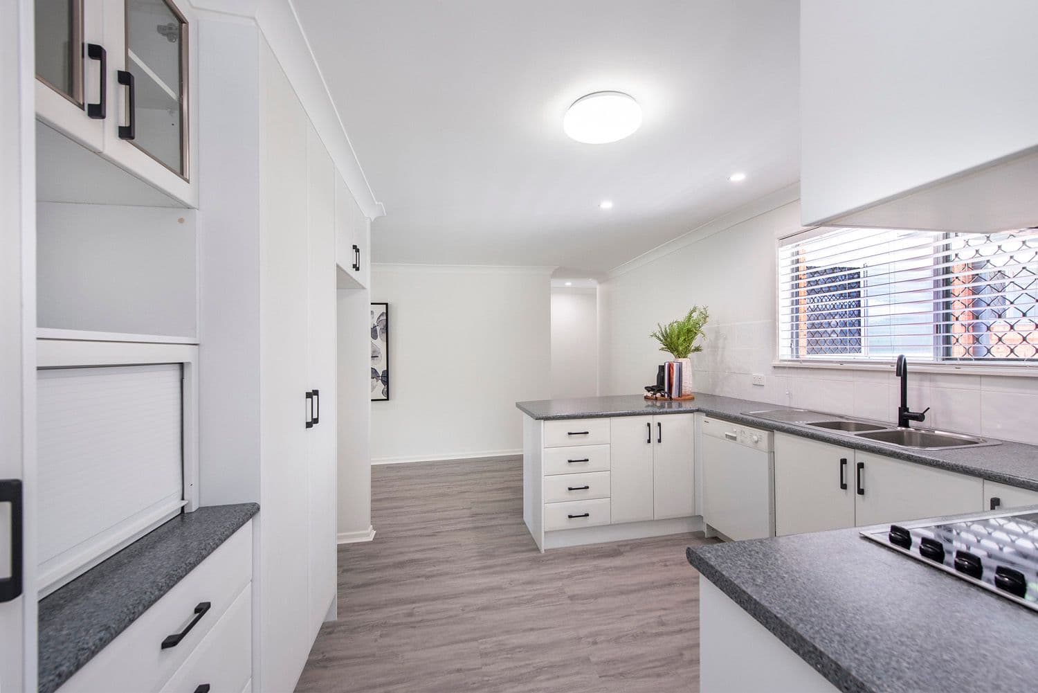 16 Dolphin Street, Macgregor QLD 4109, Macgregor - Thumbnail 3