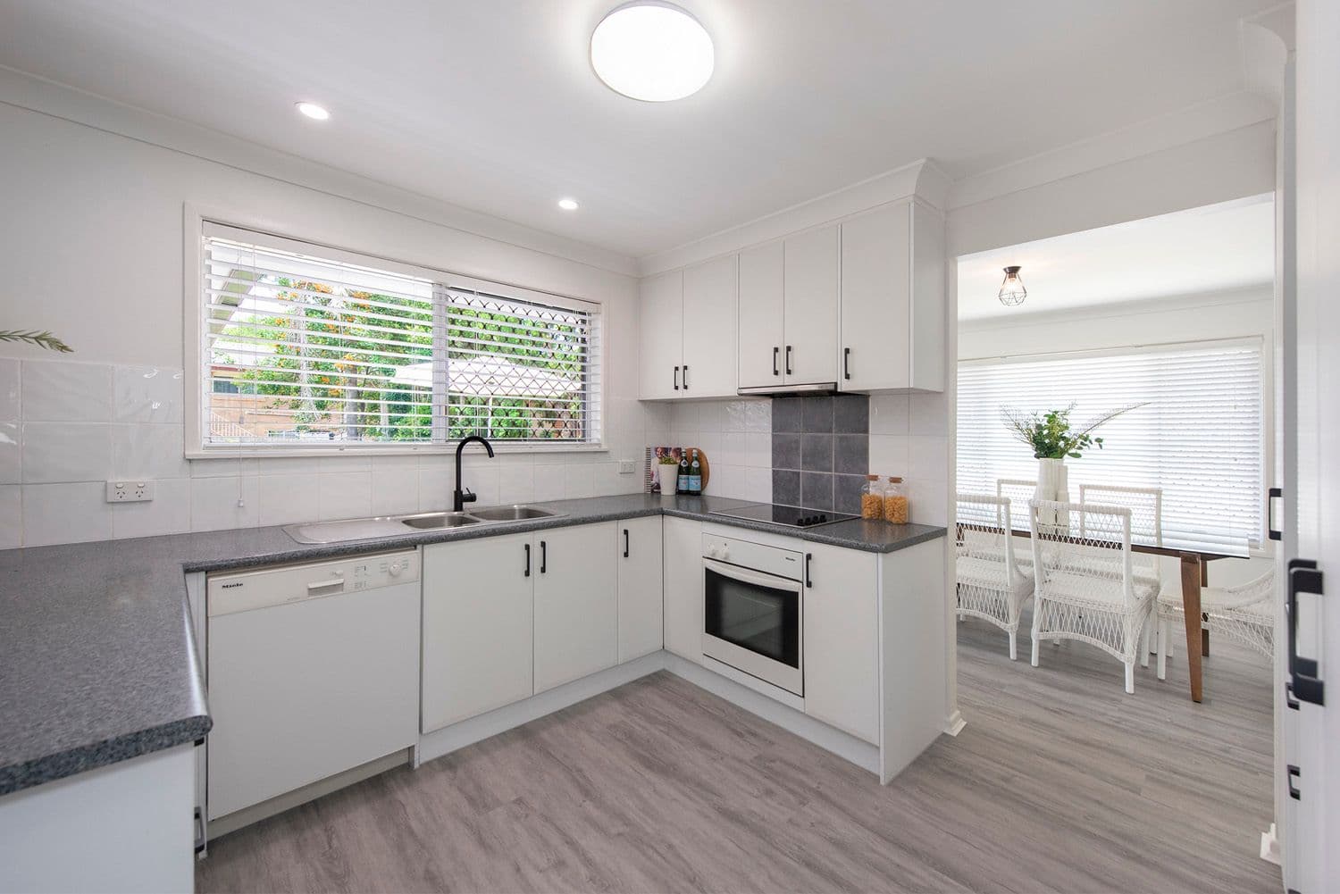 16 Dolphin Street, Macgregor QLD 4109, Macgregor - Thumbnail 5