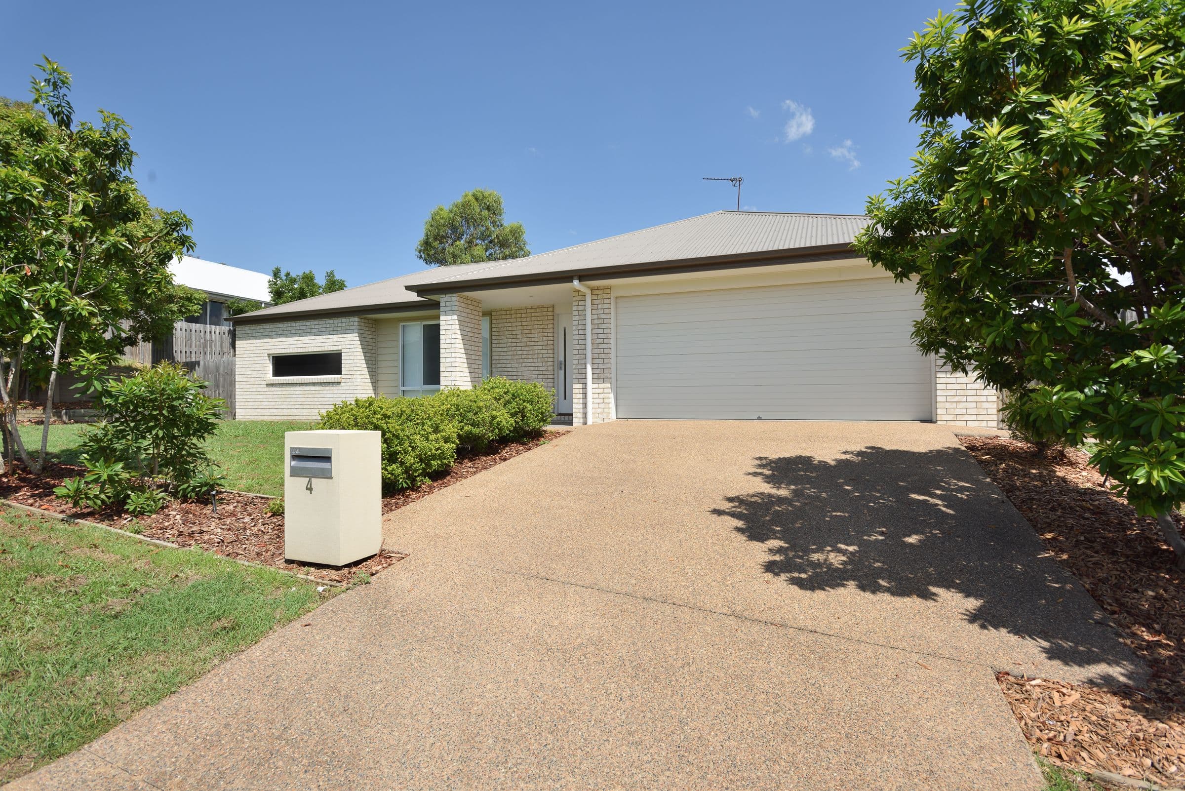 4 Cornforth Crescent, Kirkwood QLD 4680, Kirkwood - Image 1