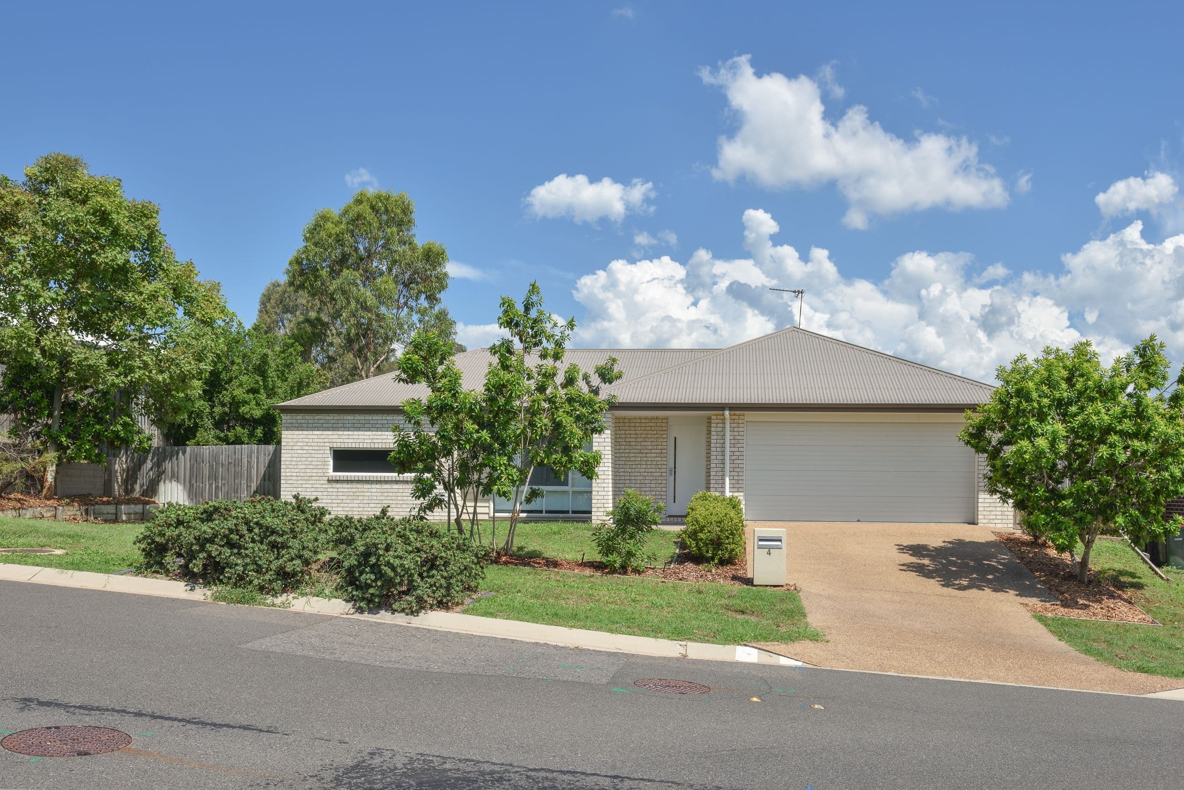4 Cornforth Crescent, Kirkwood QLD 4680, Kirkwood - Thumbnail 2