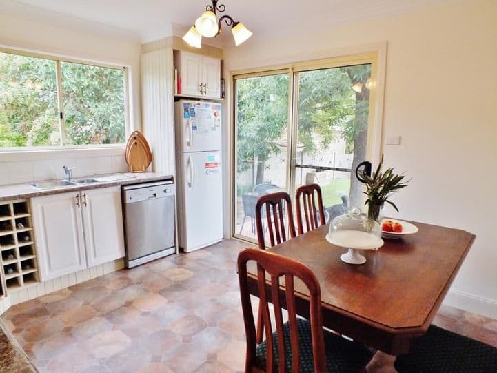 17 Hills Street, YOUNG NSW 2594, Young - Thumbnail 2