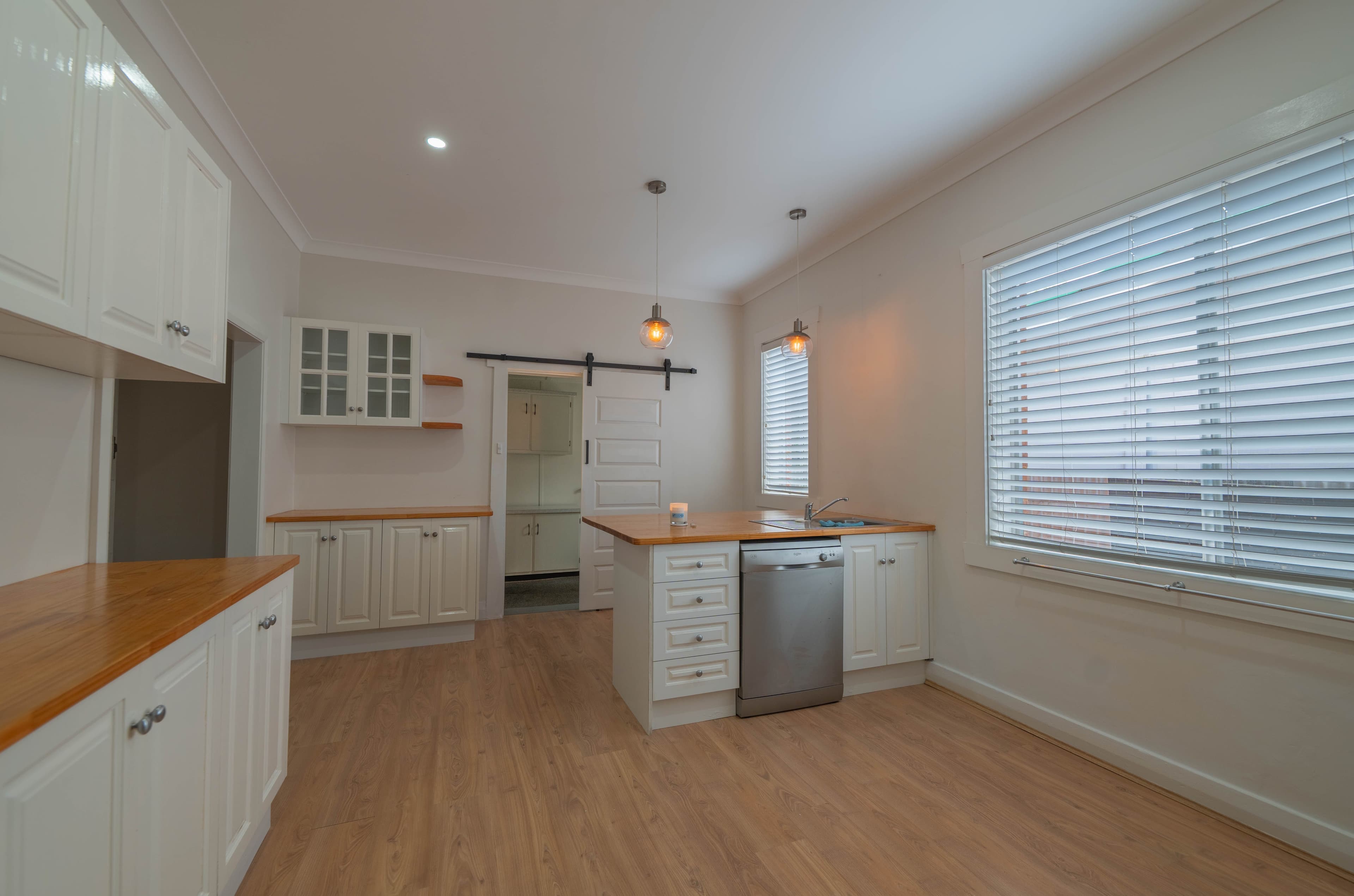 4 Armstrong Street, Parkes NSW 2870, Parkes - Thumbnail 2