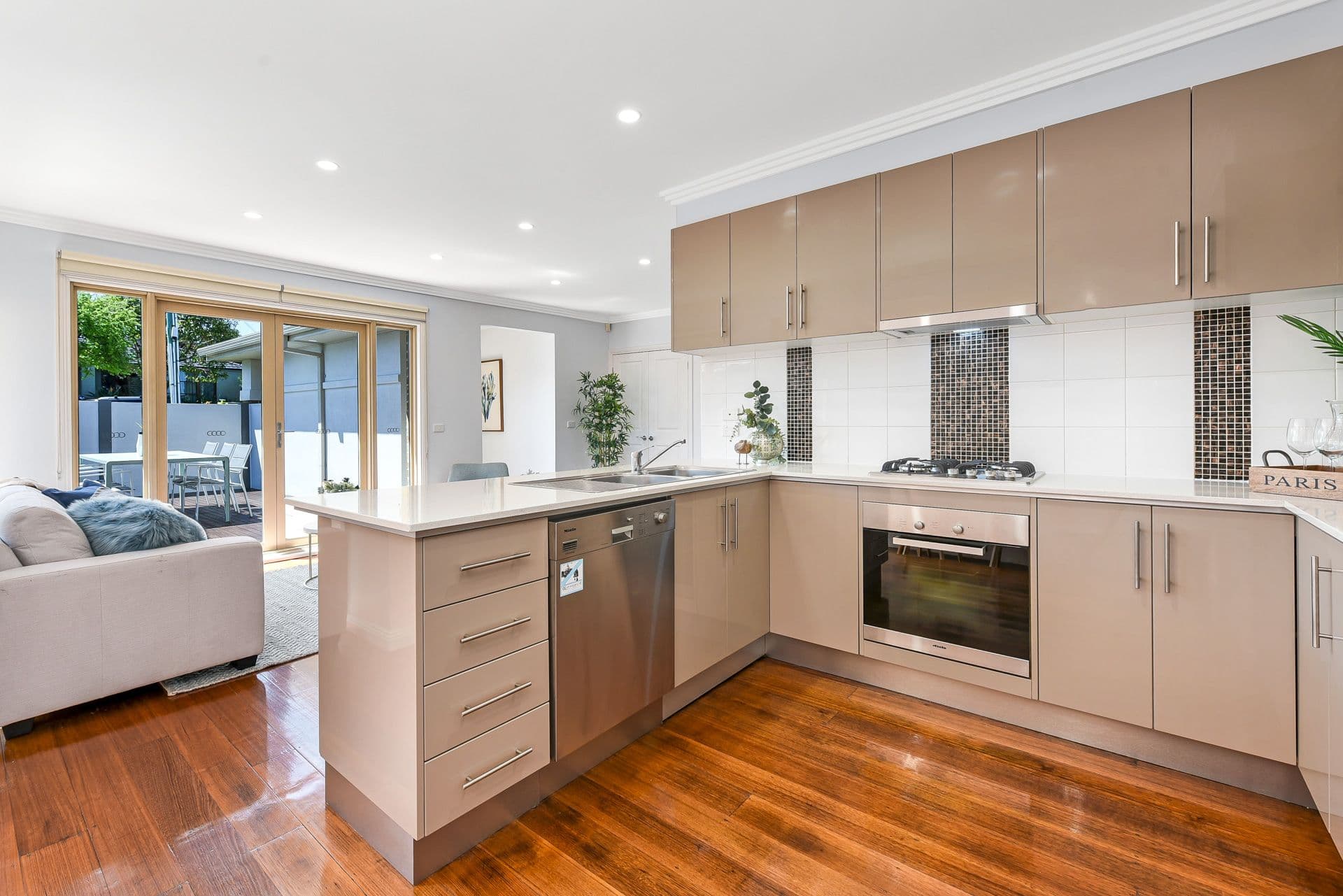 22 Jacqueline Road, Mount Waverley VIC 3149, Mount Waverley - Thumbnail 3