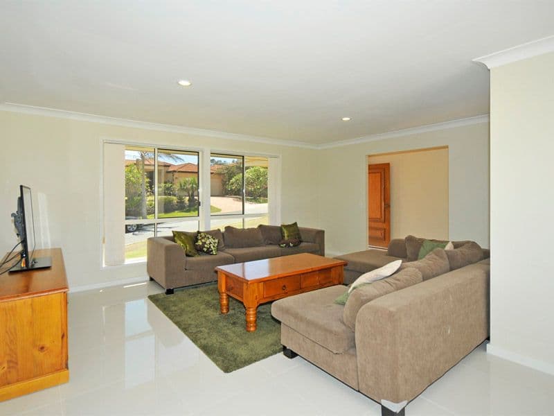 6 Wyara Close, ELANORA QLD 4221, Elanora - Thumbnail 2