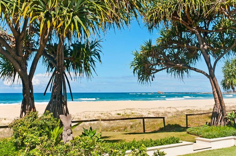 35 Jefferson Lane, PALM BEACH QLD 4221, Palm Beach - Thumbnail 3