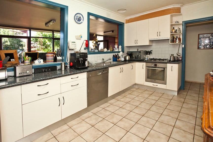 75 Benwerrin Drive, BURWOOD EAST VIC 3151, Burwood East - Thumbnail 2