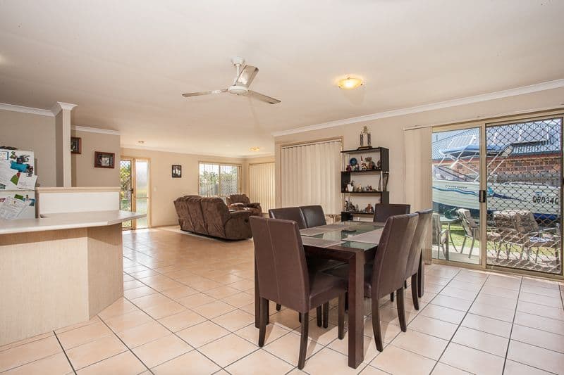 17 Sandwell Crescent, KIPPA-RING QLD 4021, Kippa-Ring - Thumbnail 3