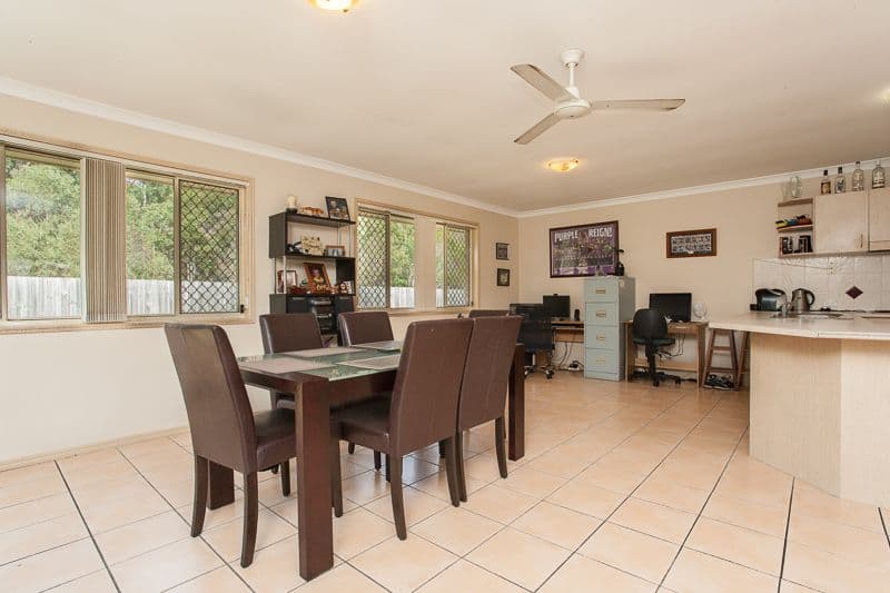 17 Sandwell Crescent, KIPPA-RING QLD 4021, Kippa-Ring - Thumbnail 5