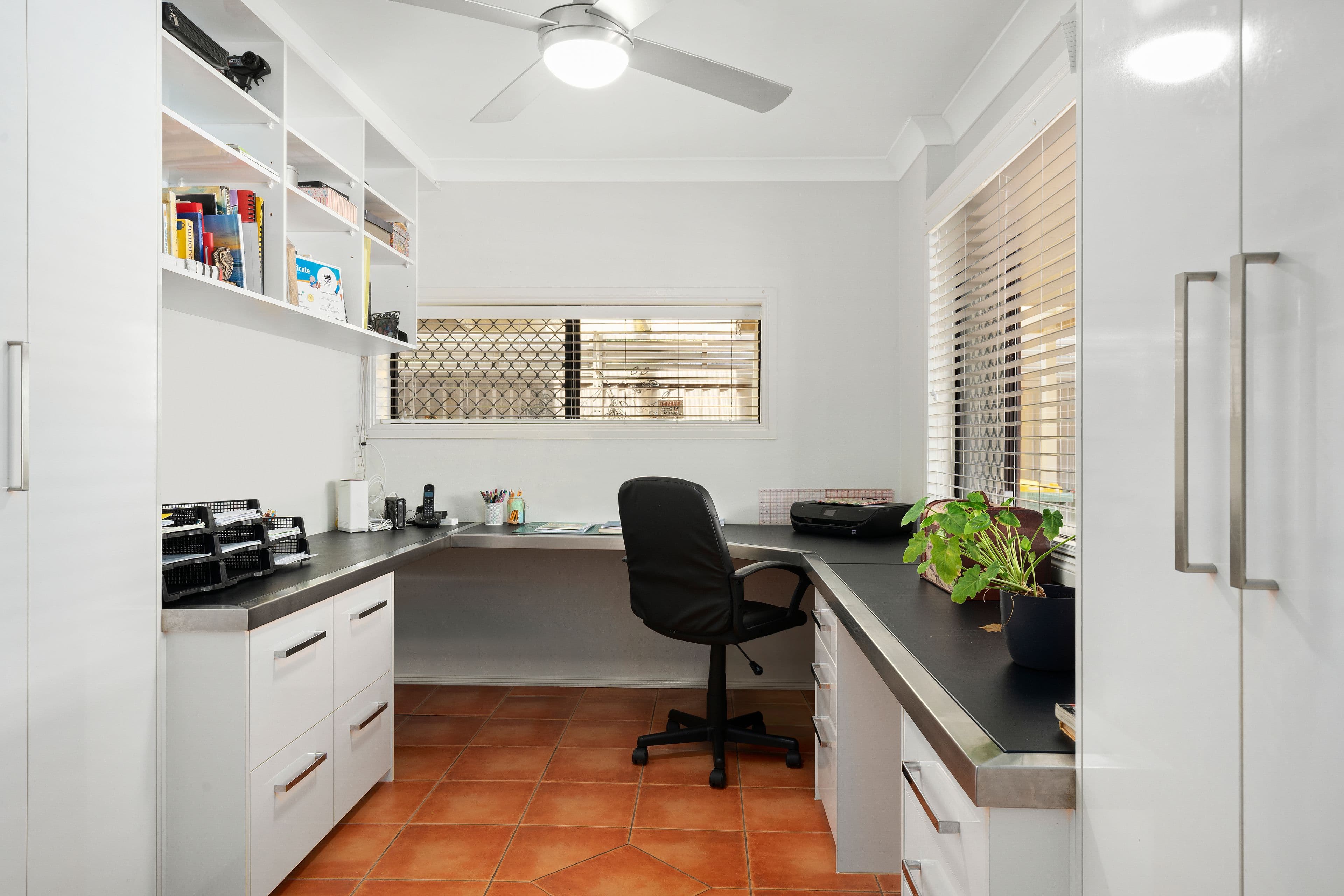 34 Bordeaux Parade, Mermaid Waters QLD 4218, Mermaid Waters - Thumbnail 4