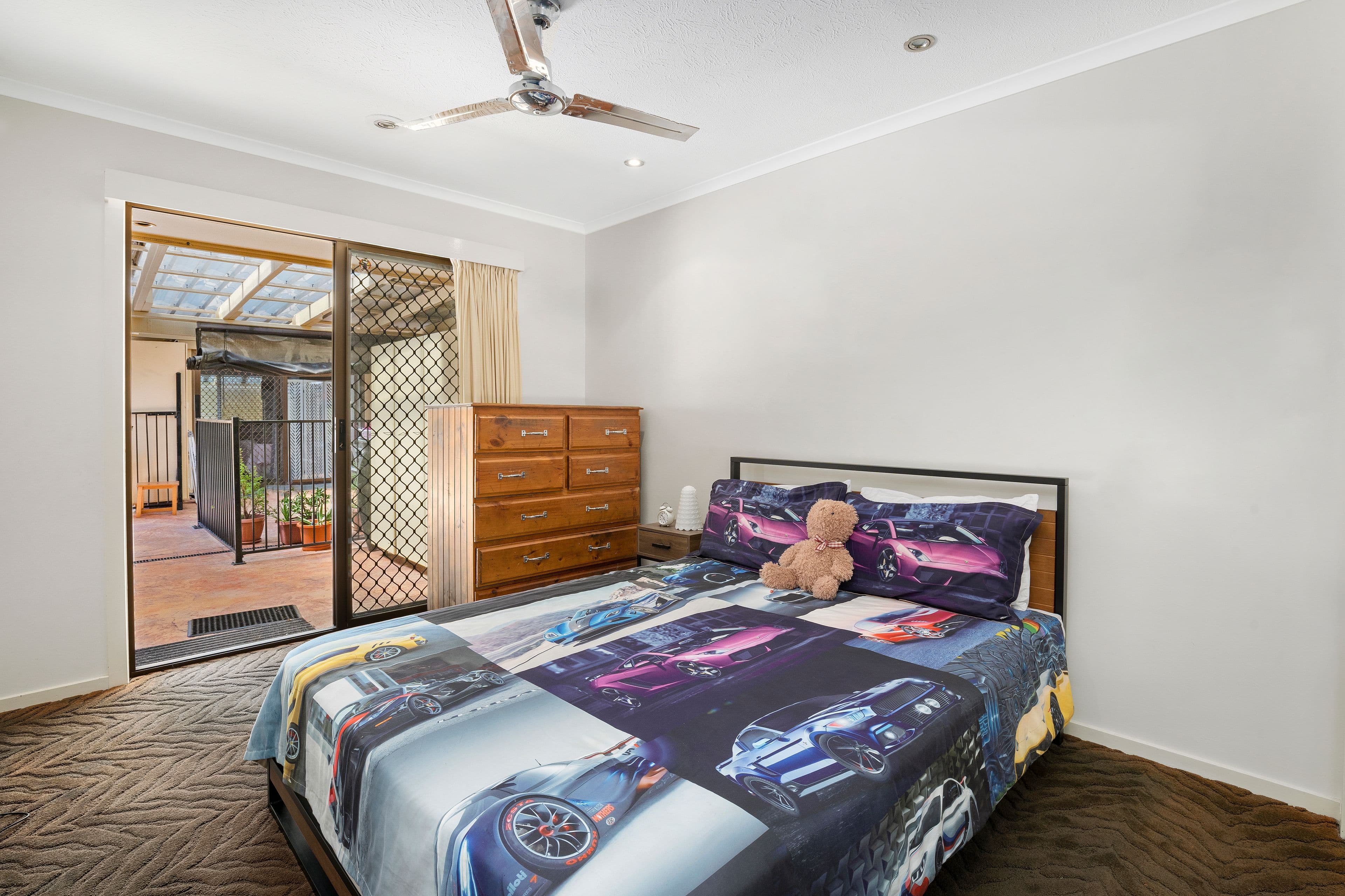 34 Bordeaux Parade, Mermaid Waters QLD 4218, Mermaid Waters - Thumbnail 8