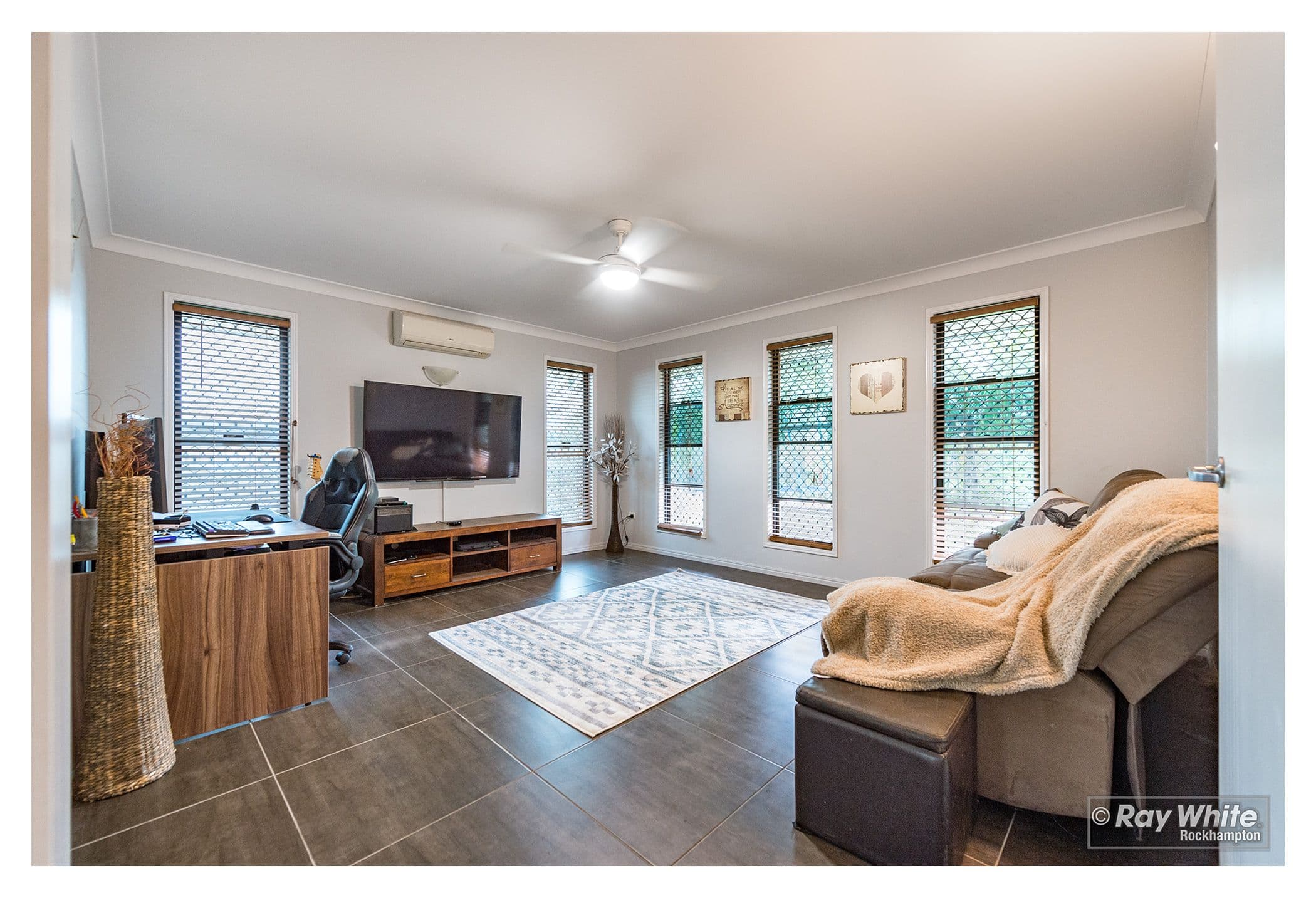 10 Primrose Avenue, Norman Gardens QLD 4701, Norman Gardens - Thumbnail 4