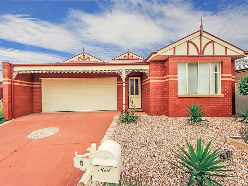 5 Hinchinbrook Close, CAROLINE SPRINGS VIC 3023, Caroline Springs - Image 1