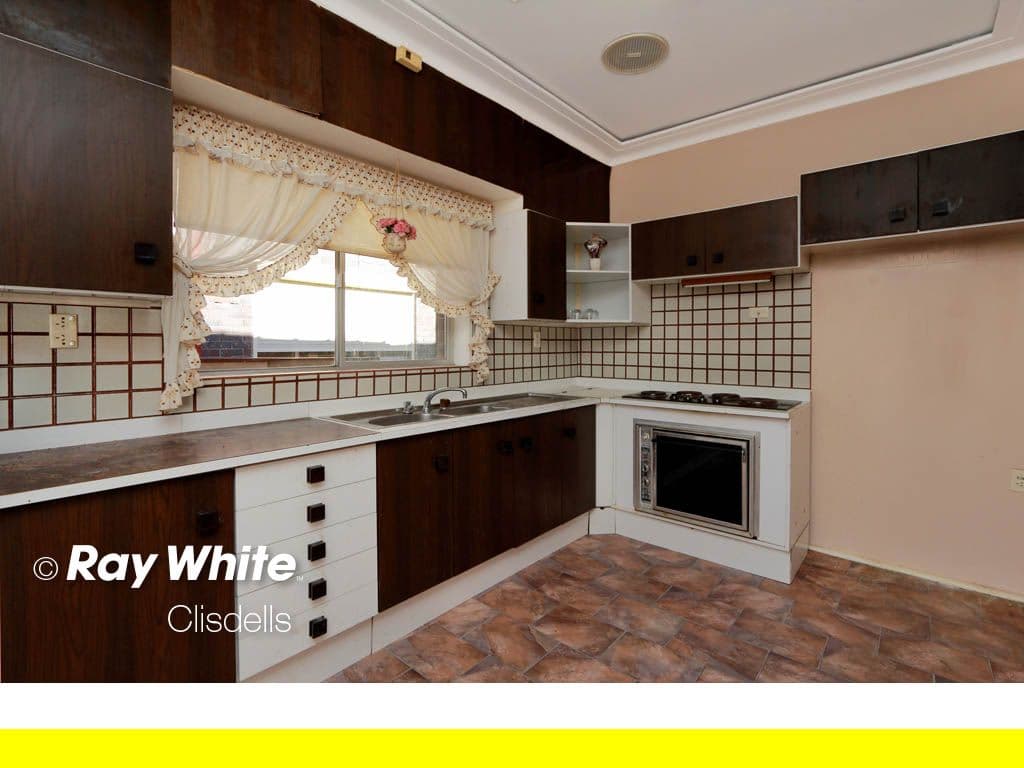 40 Rosemeath Avenue, KINGSGROVE NSW 2208, Kingsgrove - Thumbnail 2