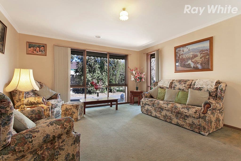 14 Adam Close, Rowville VIC 3178, Rowville - Thumbnail 2