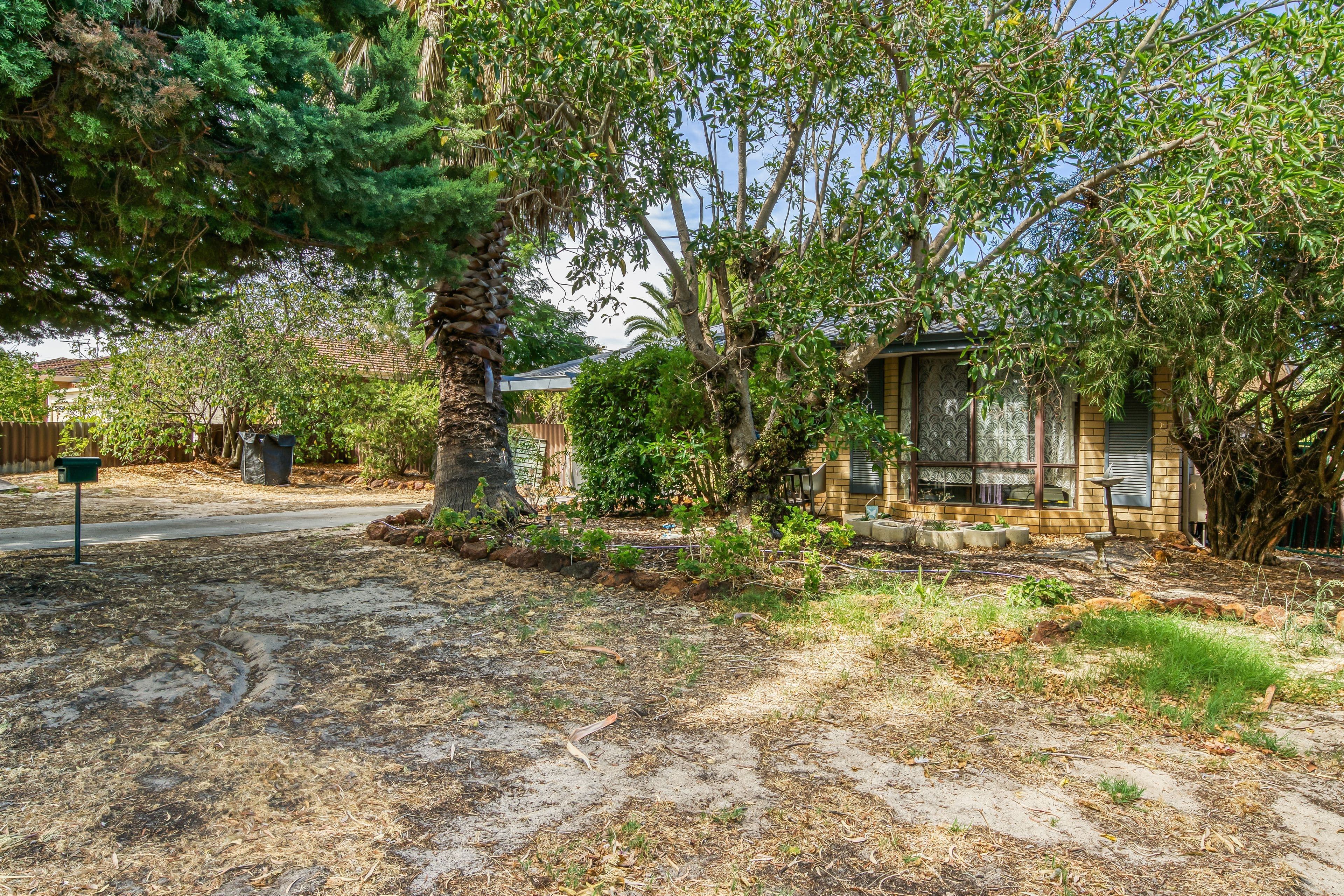 10 Huxley Court, Camillo WA 6111, Camillo - Image 1